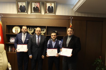 Sİyaset Okulu Sertifiaklarımızı İl Başkanımıza sunup görev istedik